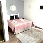 D&a With Private Swimming Pool