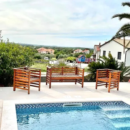 D&a With Private Swimming Pool * Pula