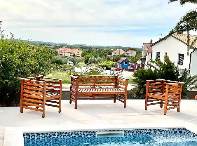 D&a With Private Swimming Pool * Pula