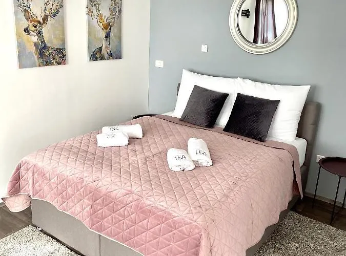 D&a With Private Swimming Pool 아파트