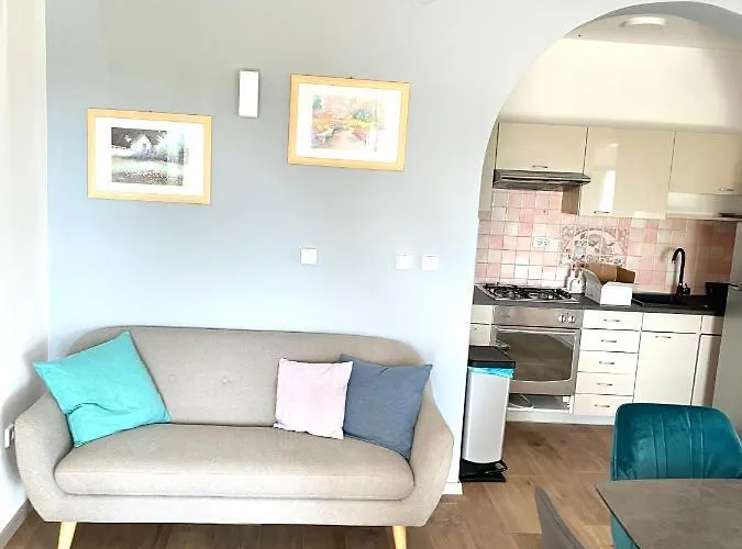 D&a With Private Swimming Pool 아파트 풀라