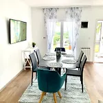 Apartament D&a With Private Swimming Pool Pula