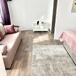 D&a With Private Swimming Pool Apartament *