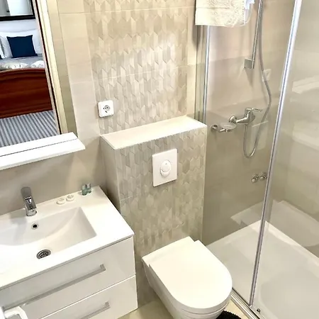 Apartment D&a With Private Swimming Pool